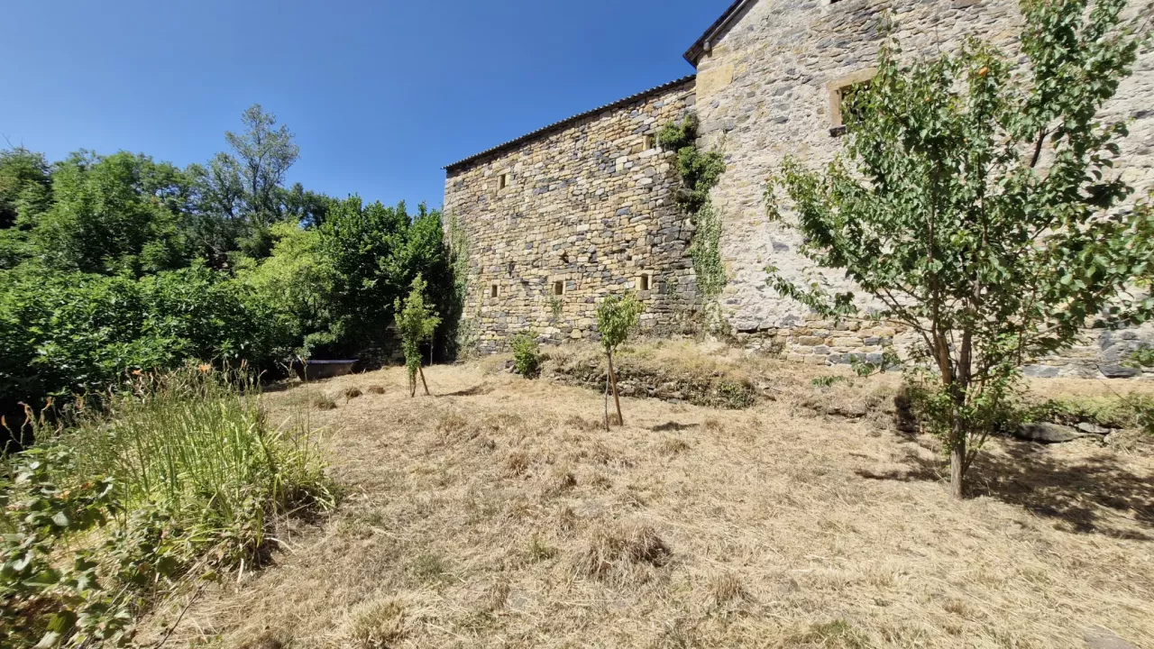 Maison à restaurer à Mories Communes de Bourg-sur-Colagne