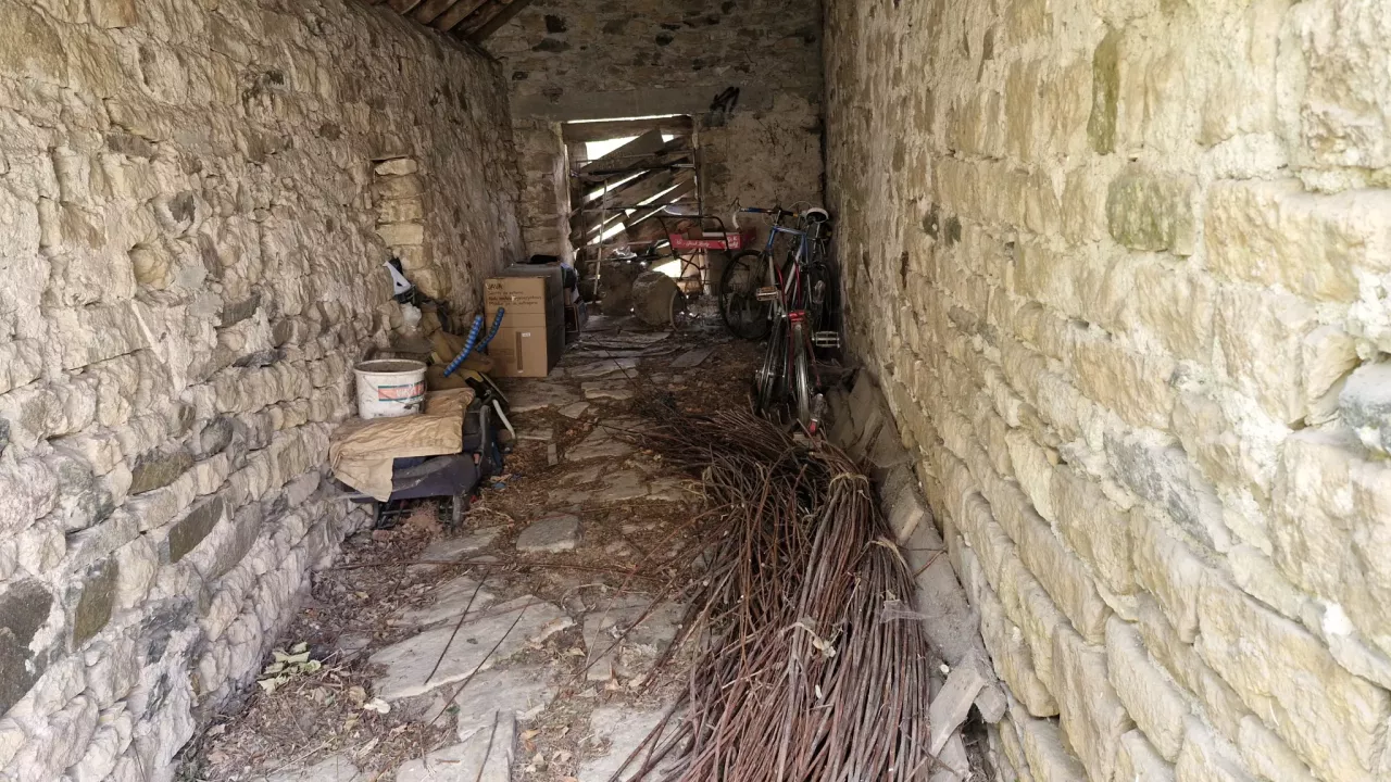 Maison à restaurer à Mories Communes de Bourg-sur-Colagne