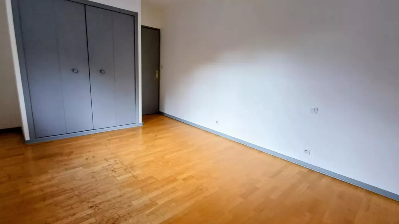 Appartement Type 2 proche centre ville de Mende avec place de parking
