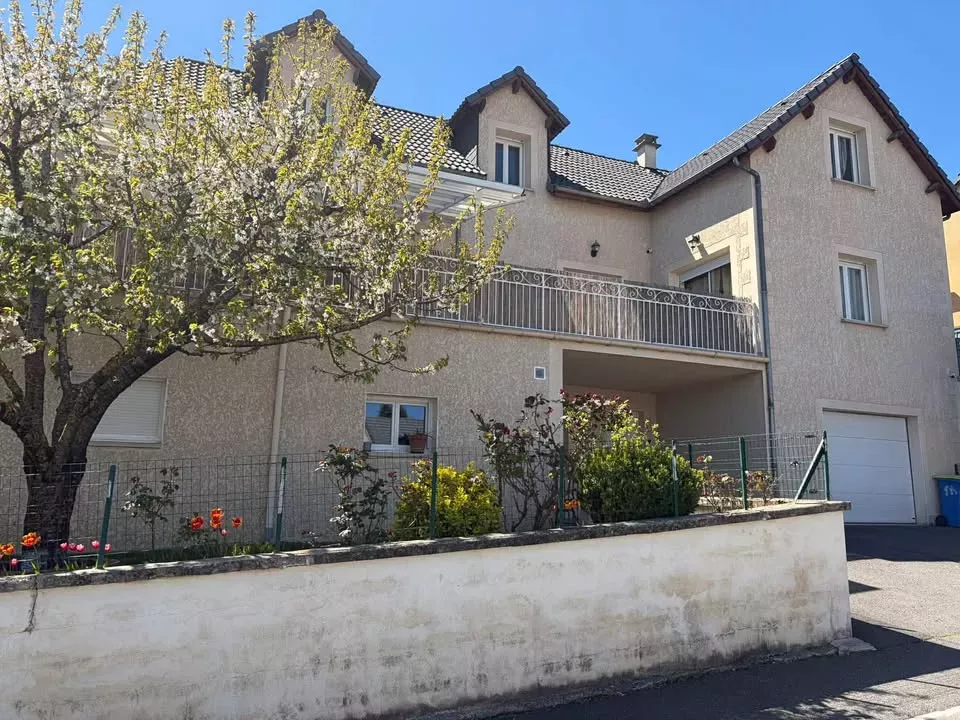 À Mende, villa à acheter avec 8 pièces avec Immobilier Occitan