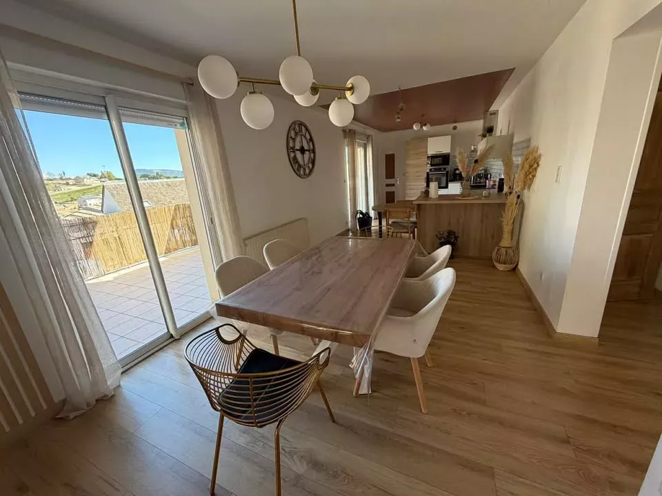 À Mende, villa à acheter avec 8 pièces avec Immobilier Occitan