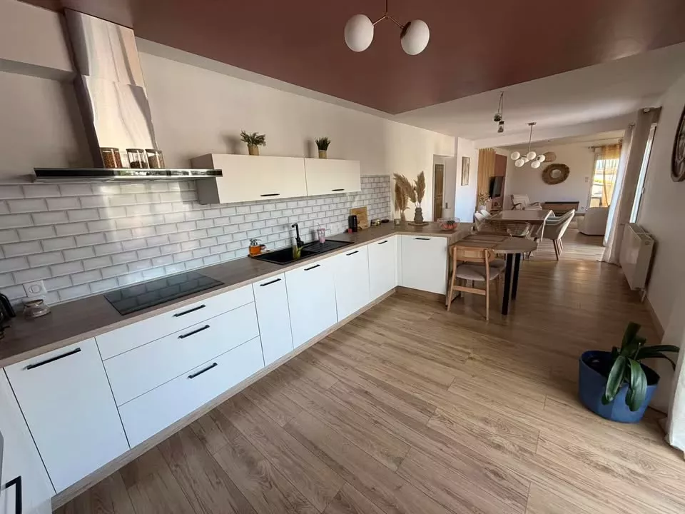 À Mende, villa à acheter avec 8 pièces avec Immobilier Occitan