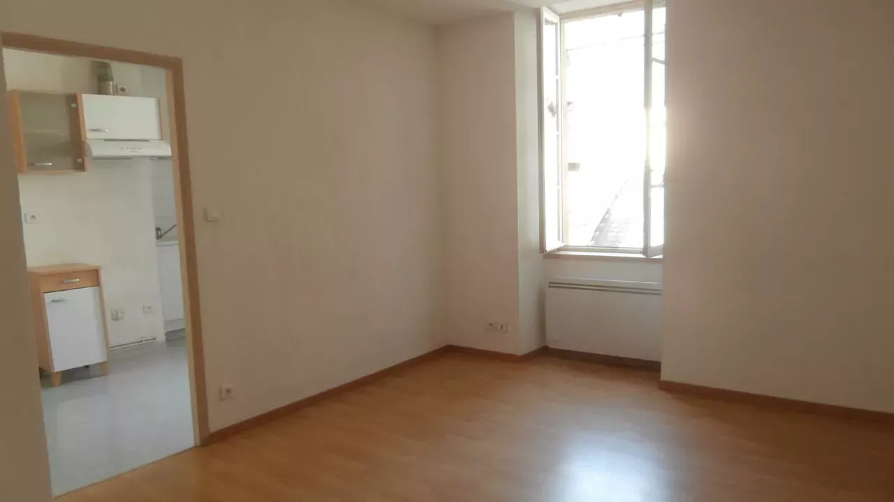 Appartement F2 centre ville de Mende
