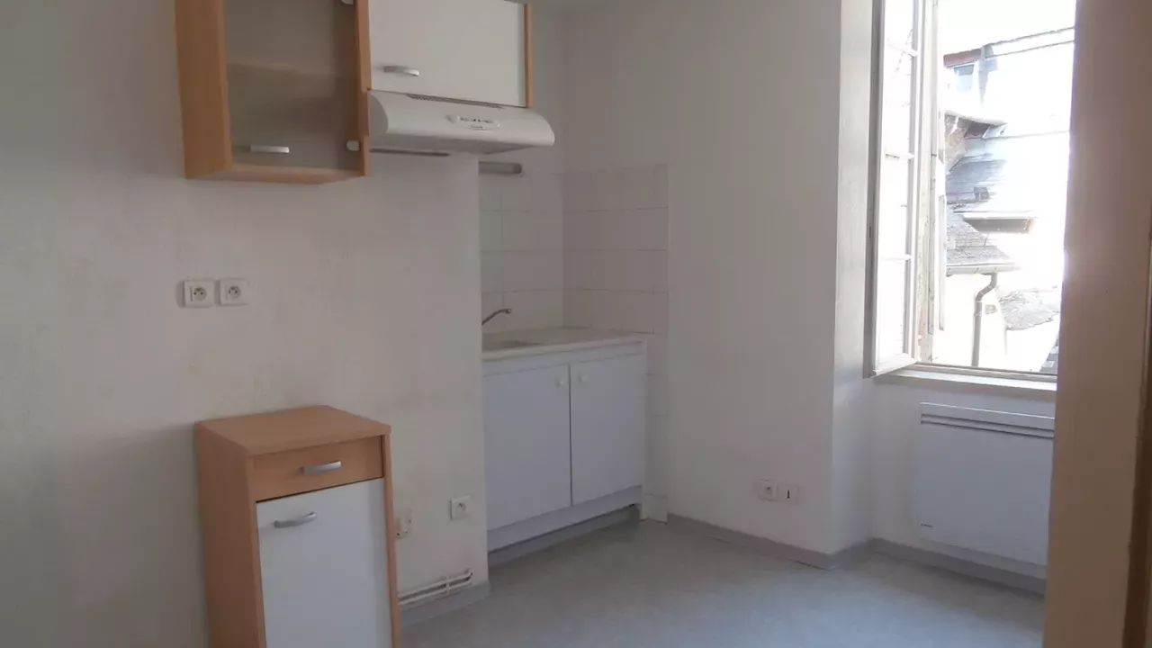 Appartement F2 centre ville de Mende