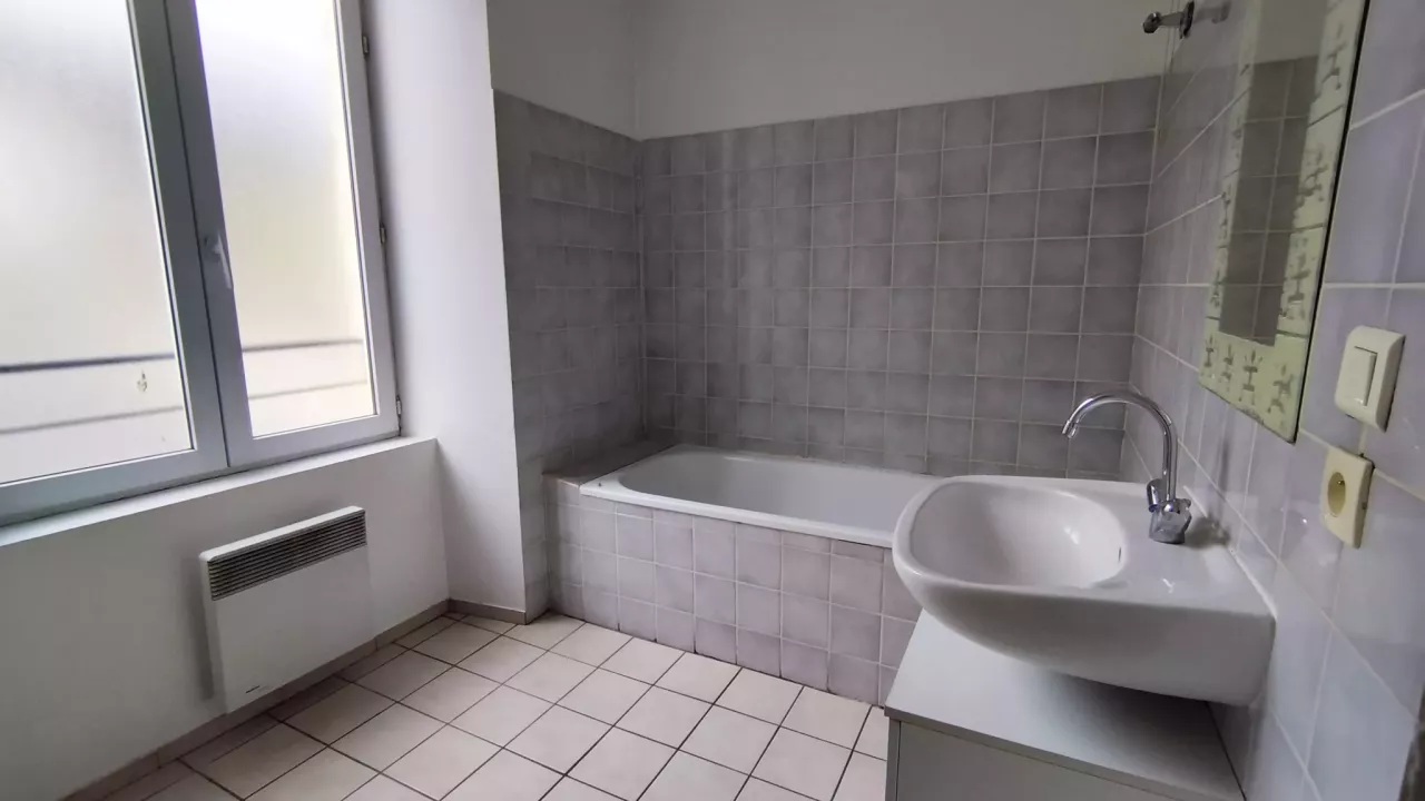 F4 70m2 1er étage, centre ville de MENDE