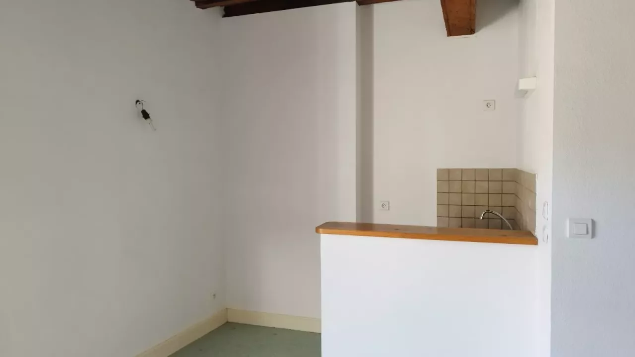 F2 32m2 3eme étage centre ville de Mende