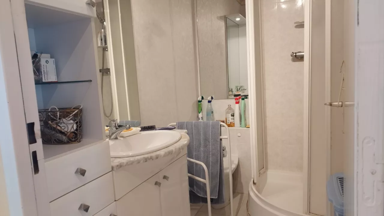 Appartement-F3-dans-residence-calme-et-ensoleillee-2