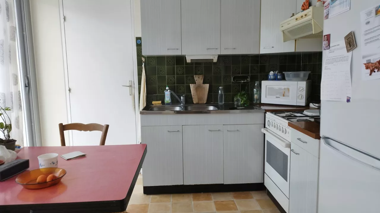 Appartement-F3-dans-residence-calme-et-ensoleillee-3