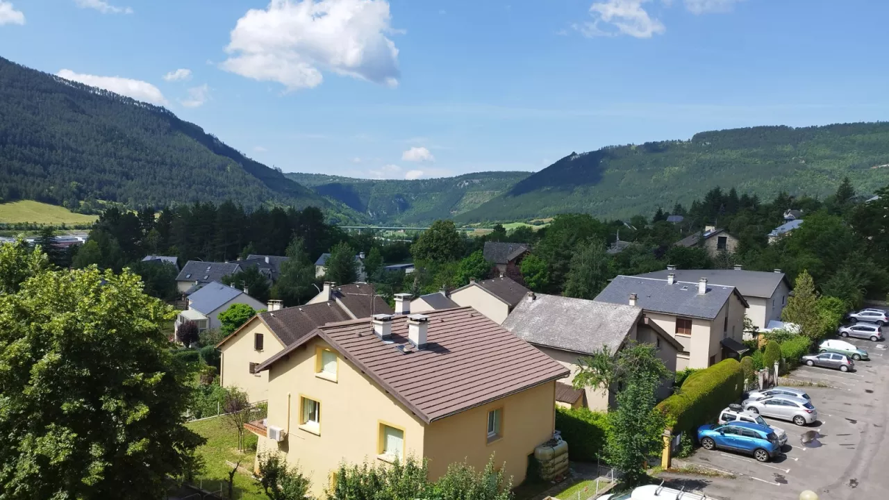 Appartement-F3-dans-residence-calme-et-ensoleillee-4