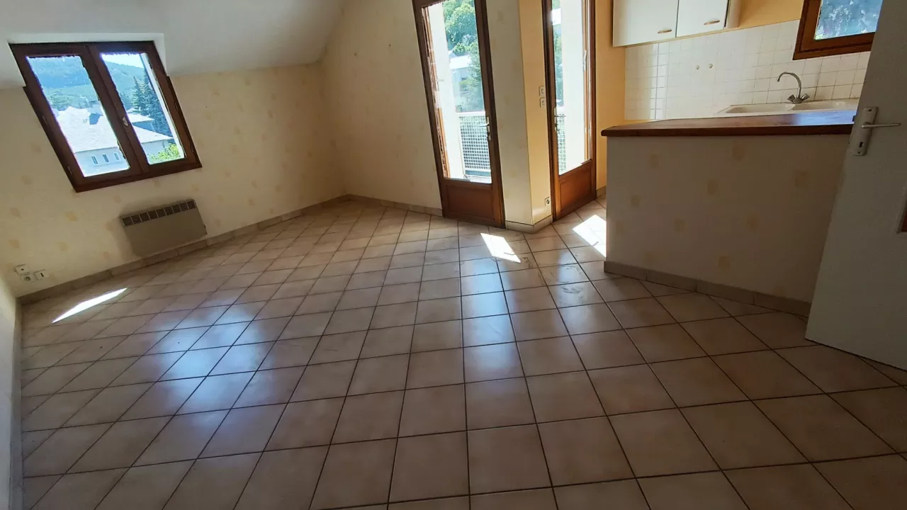 Appartement-proche-Centre-Ville-Marvejols-6