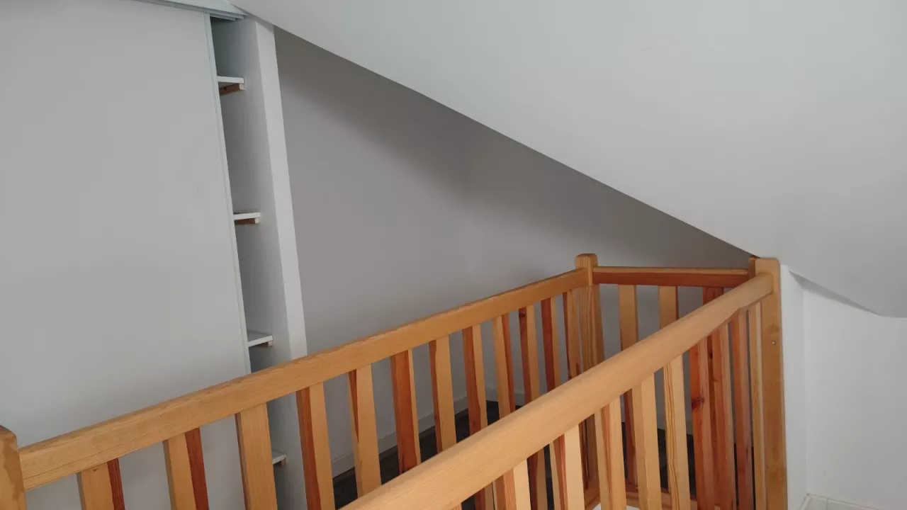 F1-bis-meuble-de-20m2-proche-centre-ville-de-Mende-11