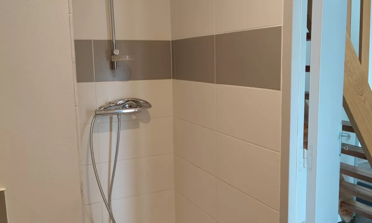 F1-bis-meuble-de-20m2-proche-centre-ville-de-Mende-13