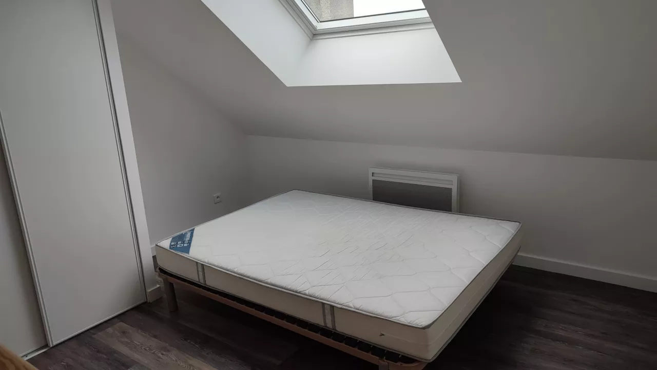 F1-bis-meuble-de-20m2-proche-centre-ville-de-Mende-5