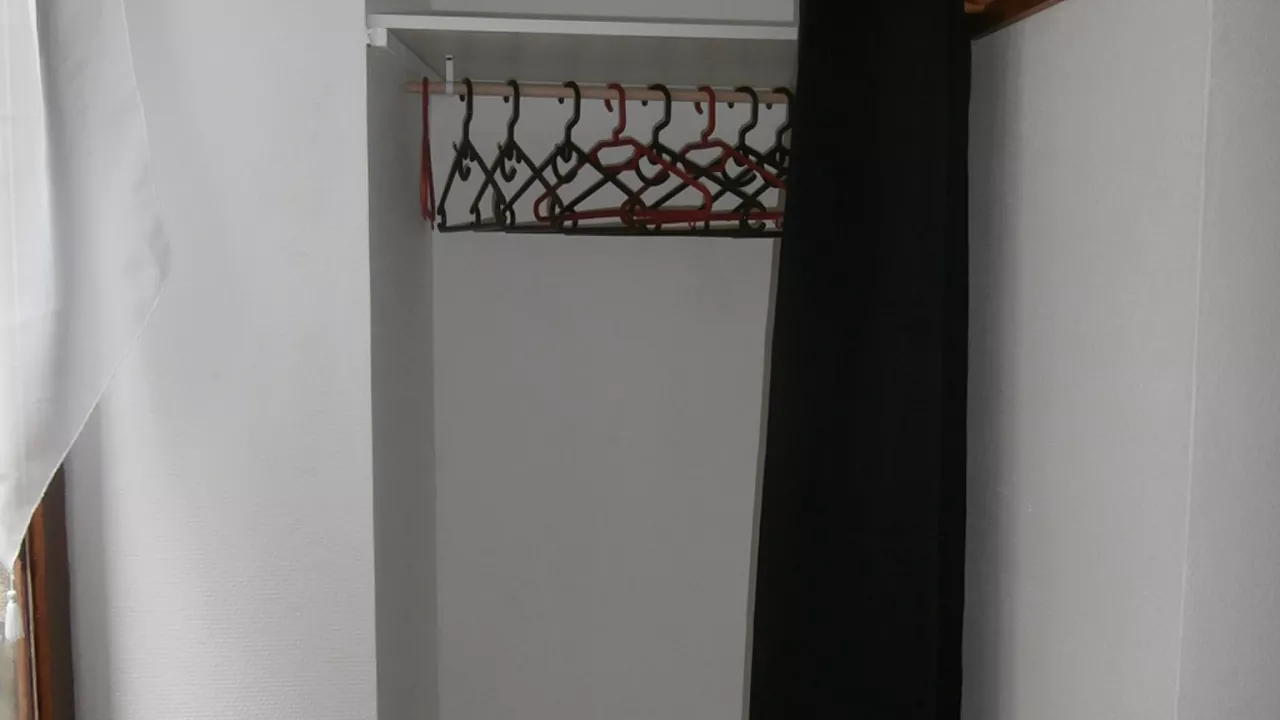 F2-en-duplex-de-19m2-centre-ville-de-Mende-Libre-le-30-09-2023-5