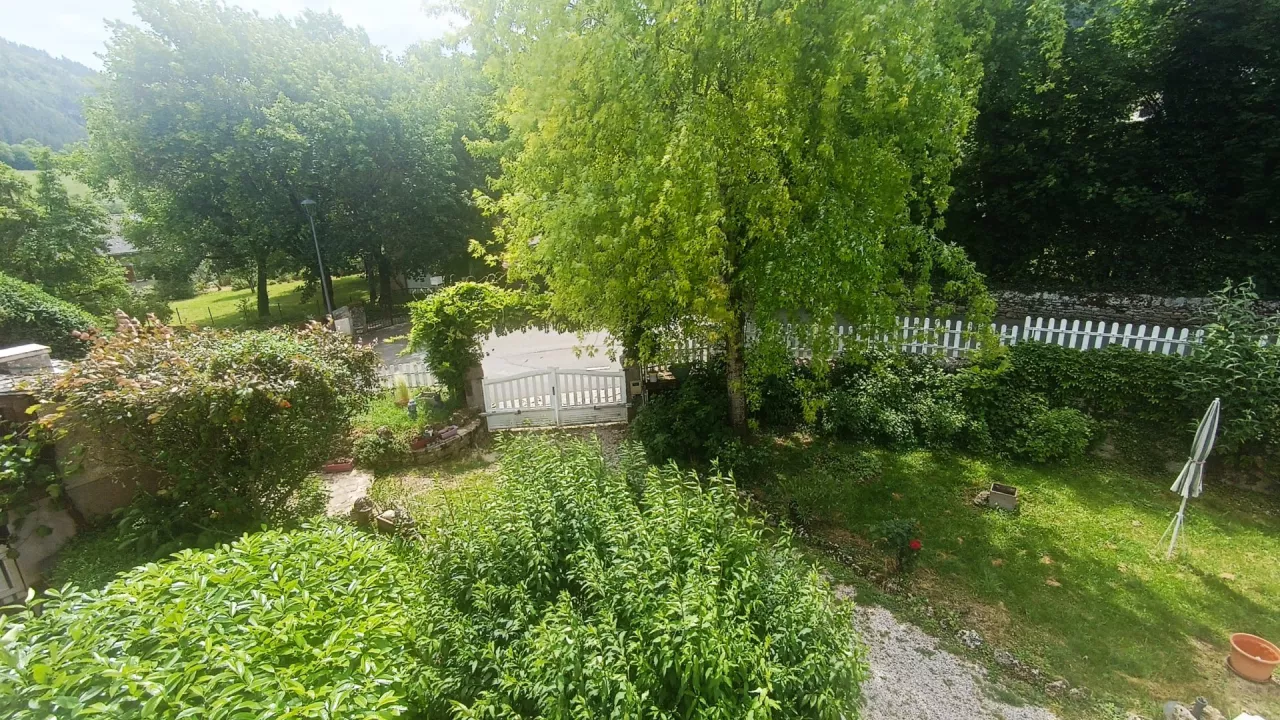 Grande-maison-en-pierre-a-Chanac-2