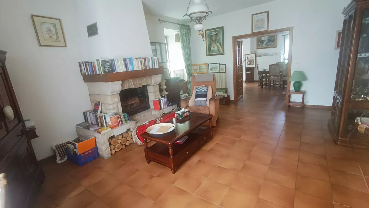 Grande-maison-en-pierre-a-Chanac-3