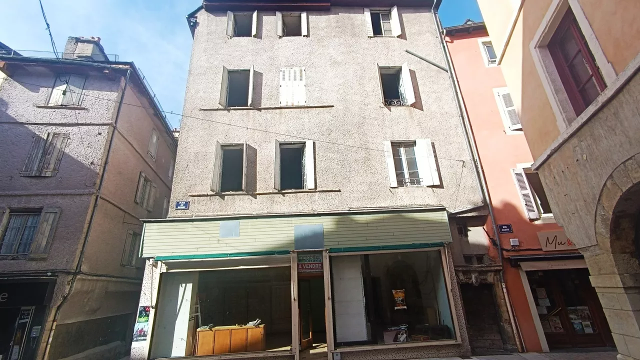Immeuble-de-rapport-Centre-Ville-de-Mende-01-0