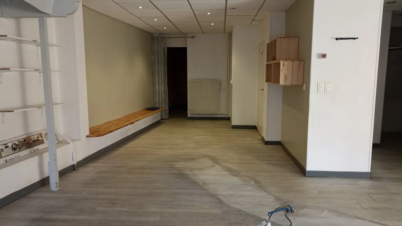 Local-professionnel-Centre-Ville-de-Mende-0