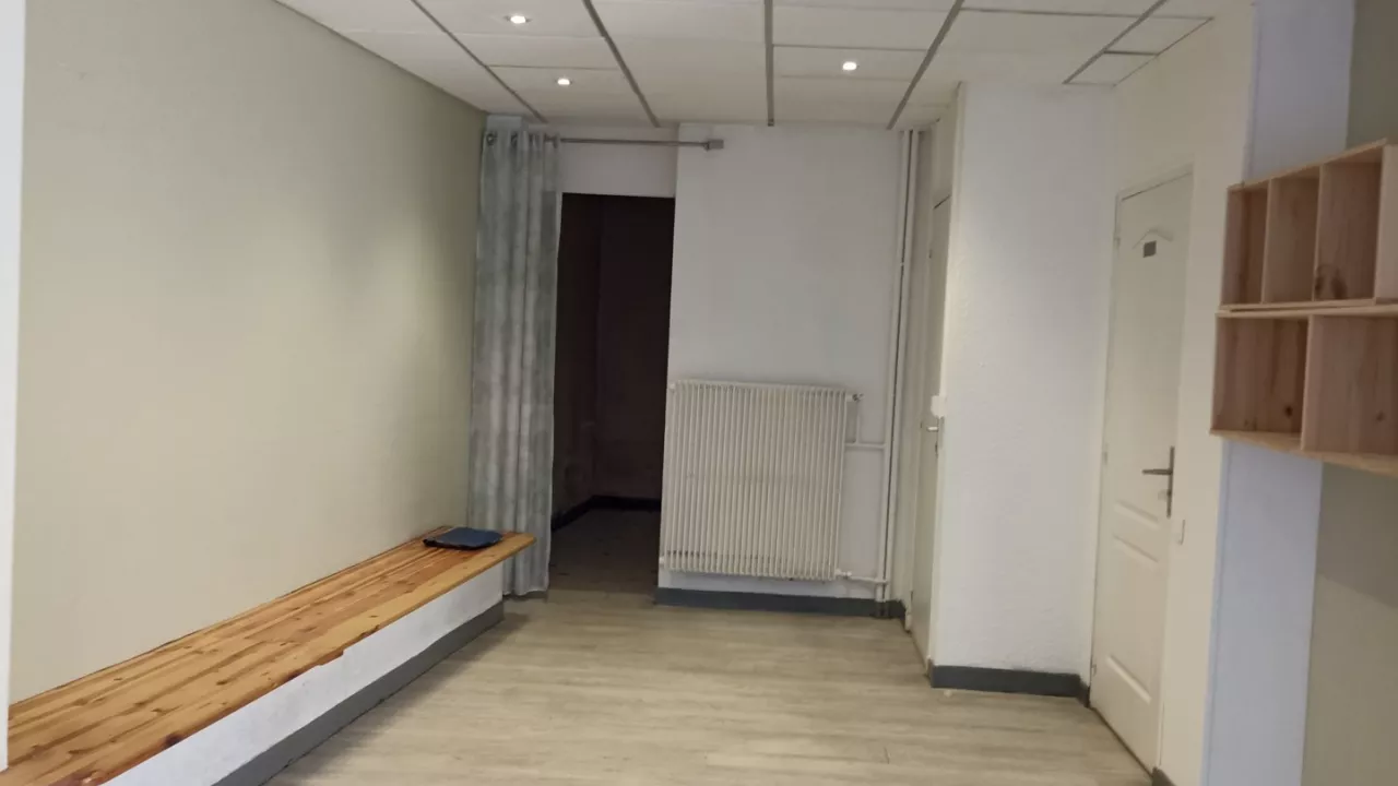 Local-professionnel-Centre-Ville-de-Mende-3