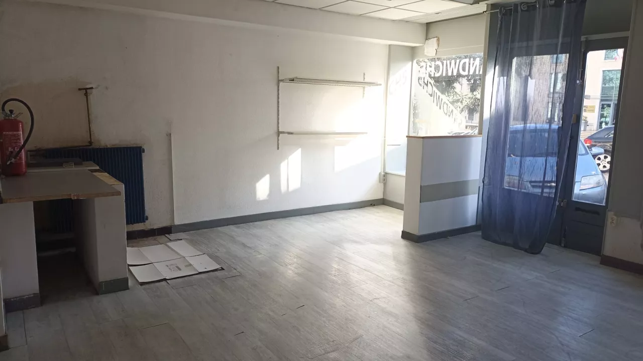 Local-professionnel-Centre-Ville-de-Mende-9