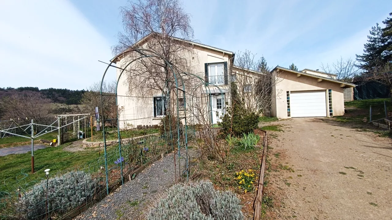 Maison-de-type-4-avec-Terrain-en-Margeride-7