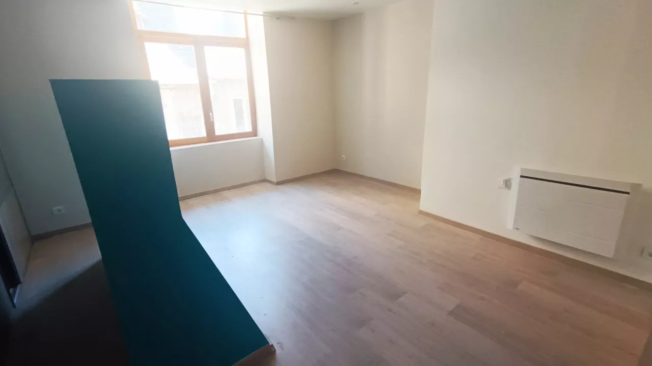 Maison-individuelle-a-Marvejols-2
