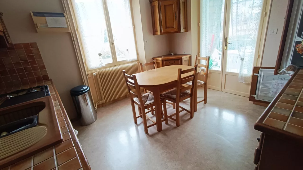 Maison-proche-centre-ville-de-Mende-situee-au-Pre-Vival-8