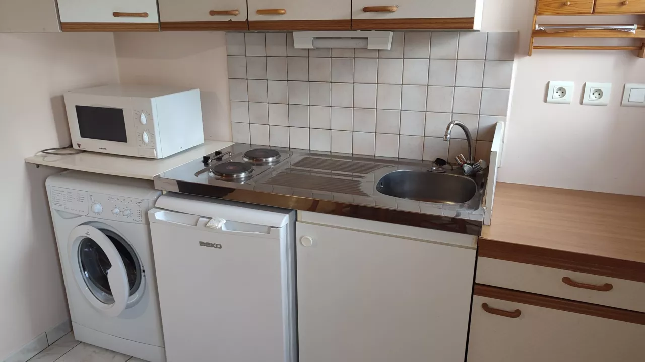 Studio-29-m2-proche-centre-ville-de-Mende-Libre-de-suite-1