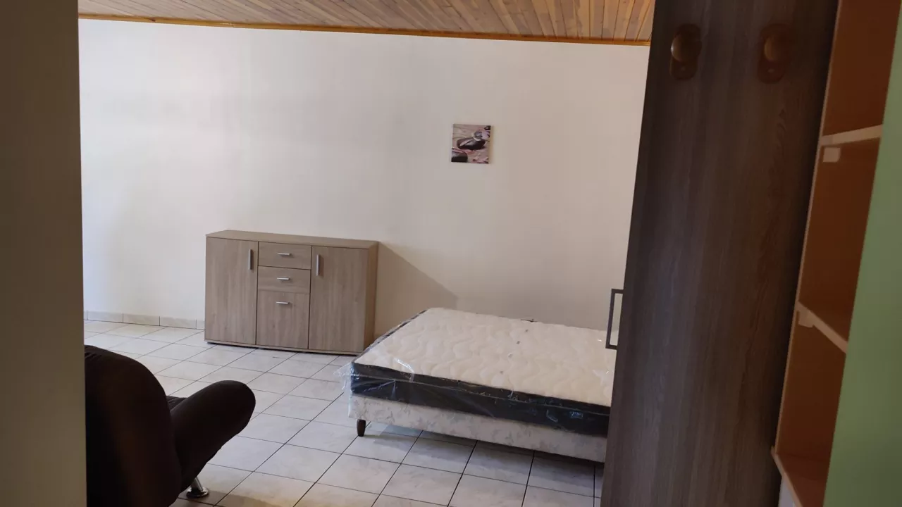 Studio-29-m2-proche-centre-ville-de-Mende-Libre-de-suite-5