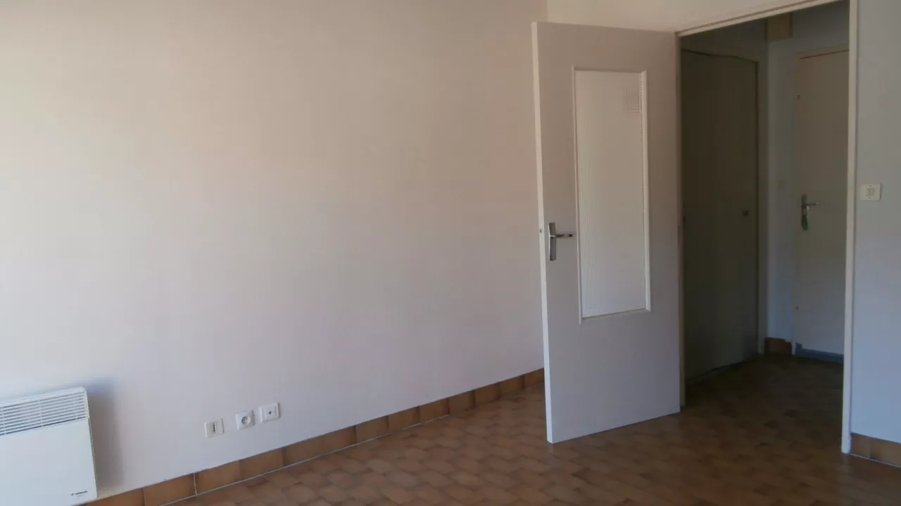 Studio-de-24m2-dans-quartier-residentiel-1