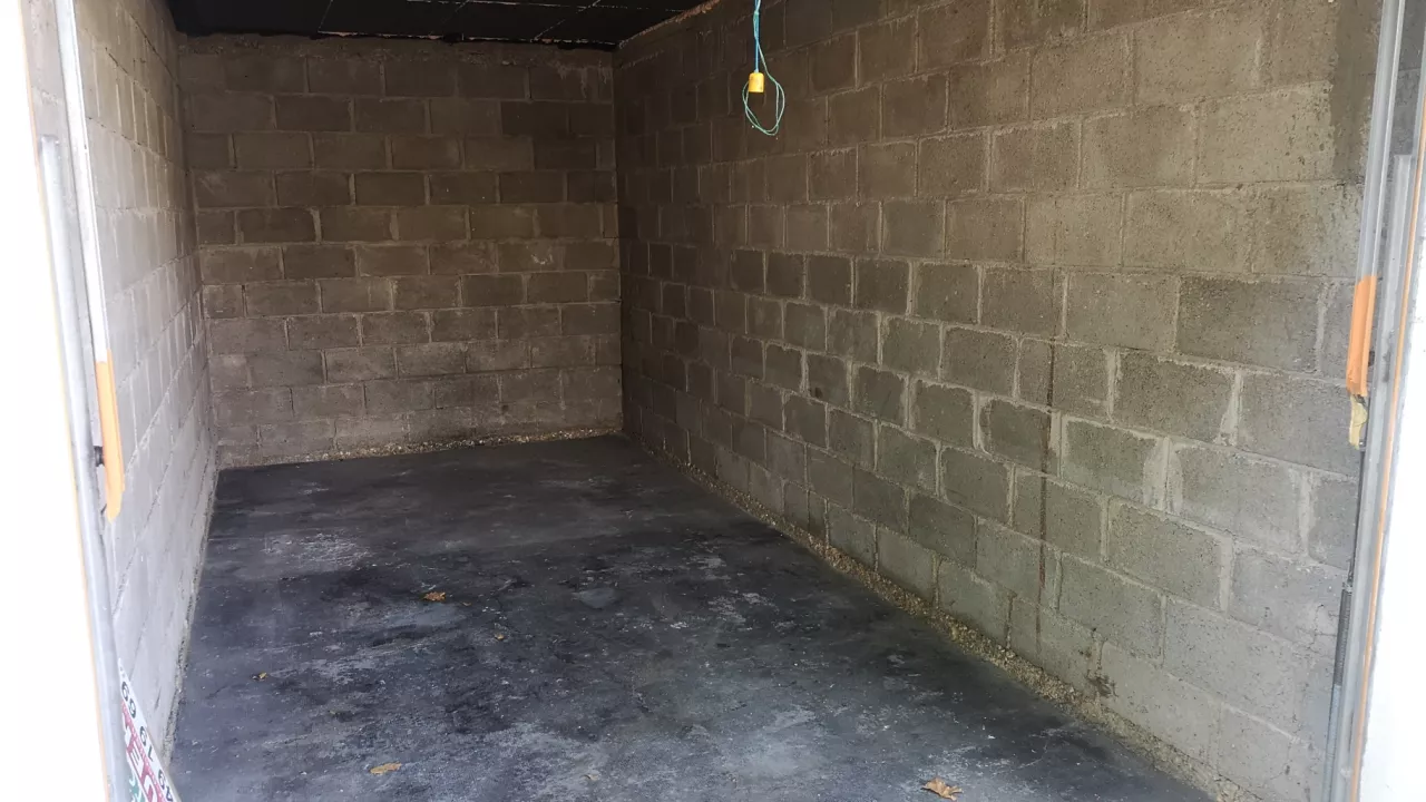 Garage-proche-centre-ville-de-Mende