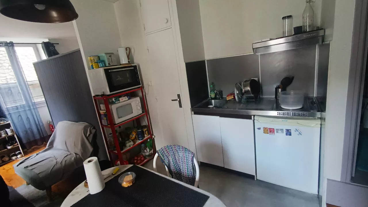 Studio-de-29-m2-entierement-renove-Centre-Ville-de-Mende