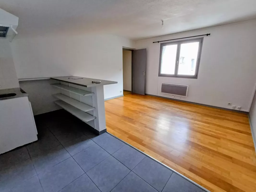 Appartement Type 2 proche centre ville de Mende avec place de parking