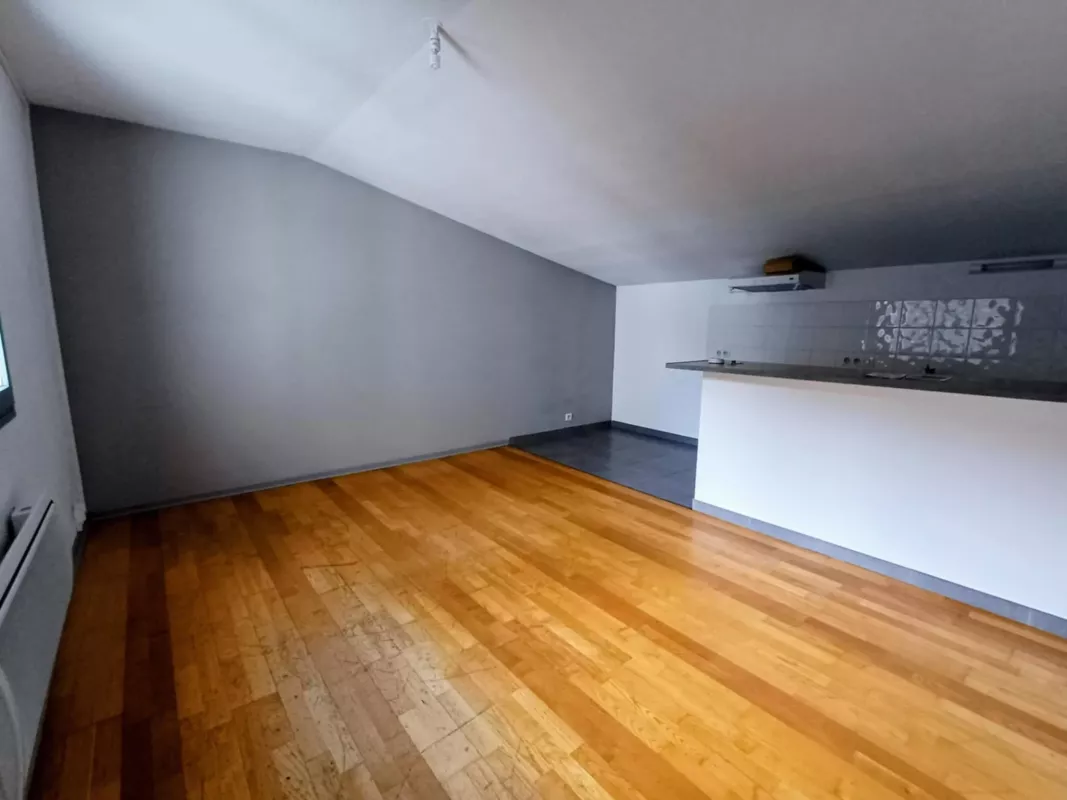 Appartement Type 2 proche centre ville de Mende avec place de parking