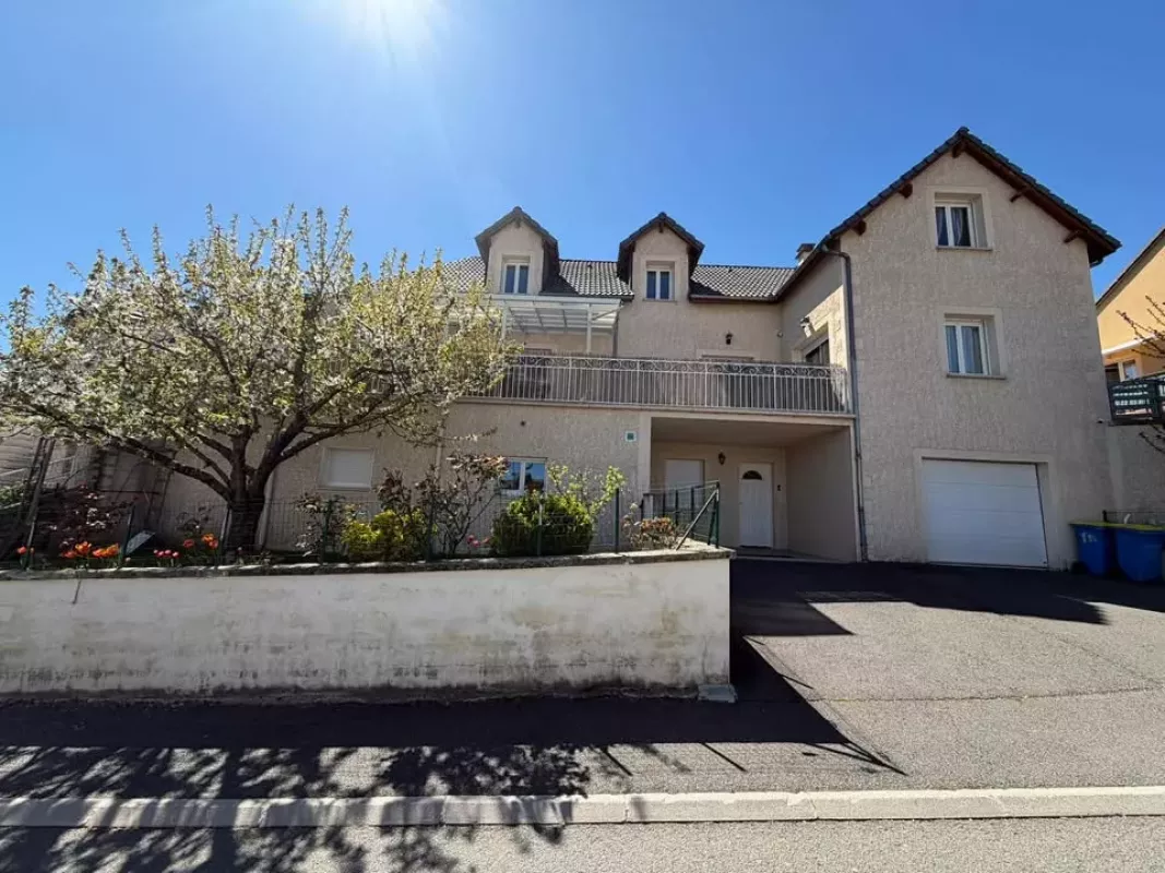 À Mende, villa à acheter avec 8 pièces avec Immobilier Occitan