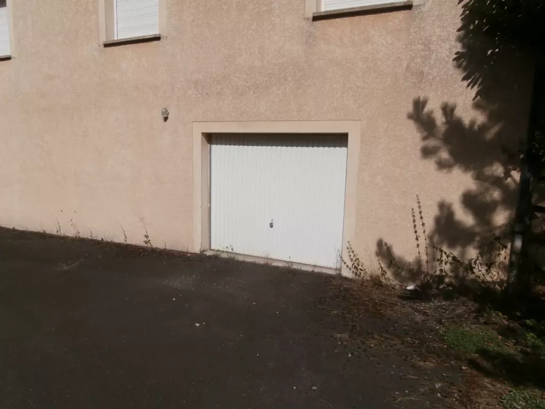 Garage de 36m2 proche centre ville de Mende