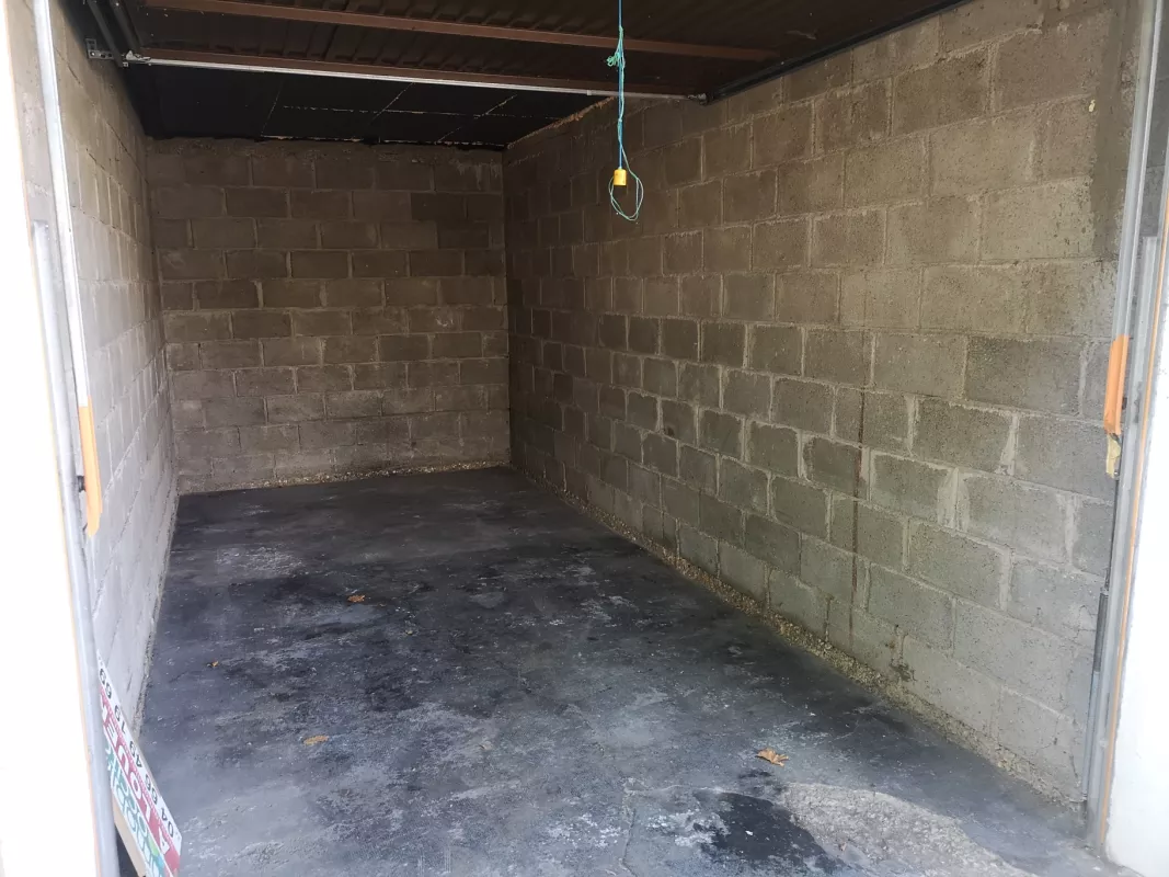 Garage-proche-centre-ville-de-Mende