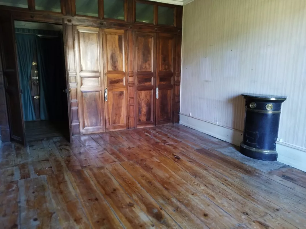 Grand-Appartement-140-m2-F4-Centre-Ville-de-Mende