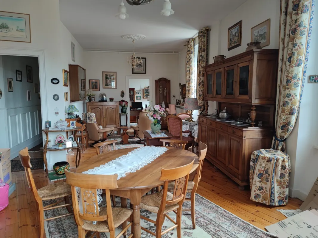 Grand-appartement-bourgeois-Centre-Ville-de-Mende Grand-appartement-bourgeois-Centre-Ville-de-Mende