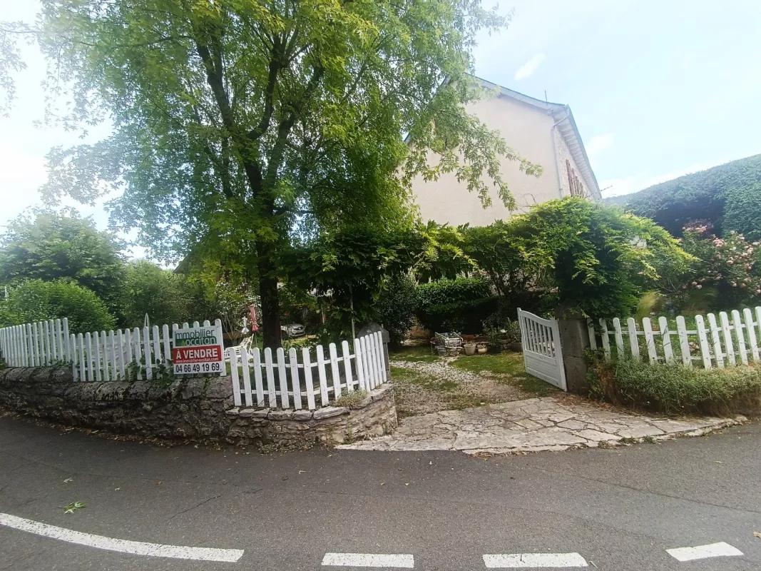 Grande-maison-en-pierre-a-Chanac Grande-maison-en-pierre-a-Chanac