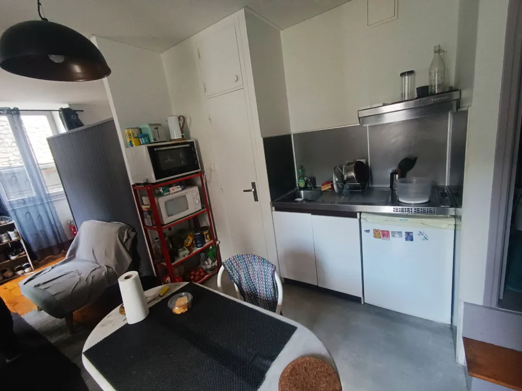Studio-de-29-m2-entierement-renove-Centre-Ville-de-Mende