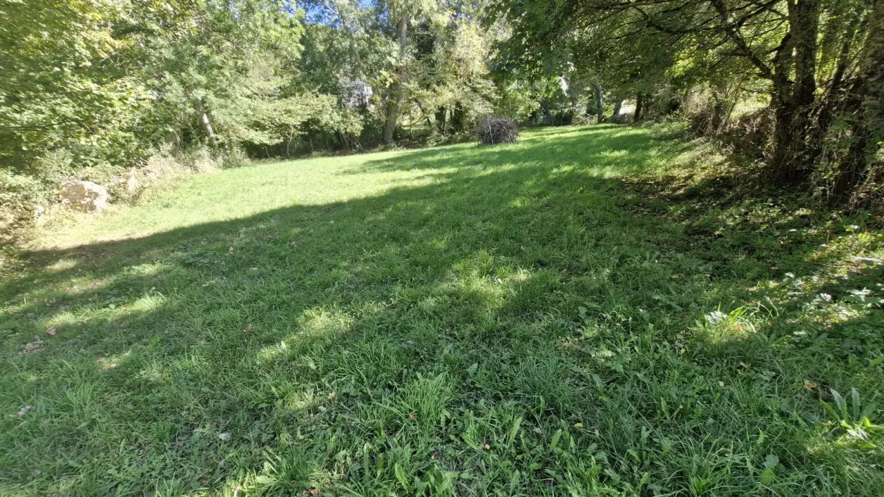 Terrain à construire de 1350m2 à acheter à Sainte-Hélène