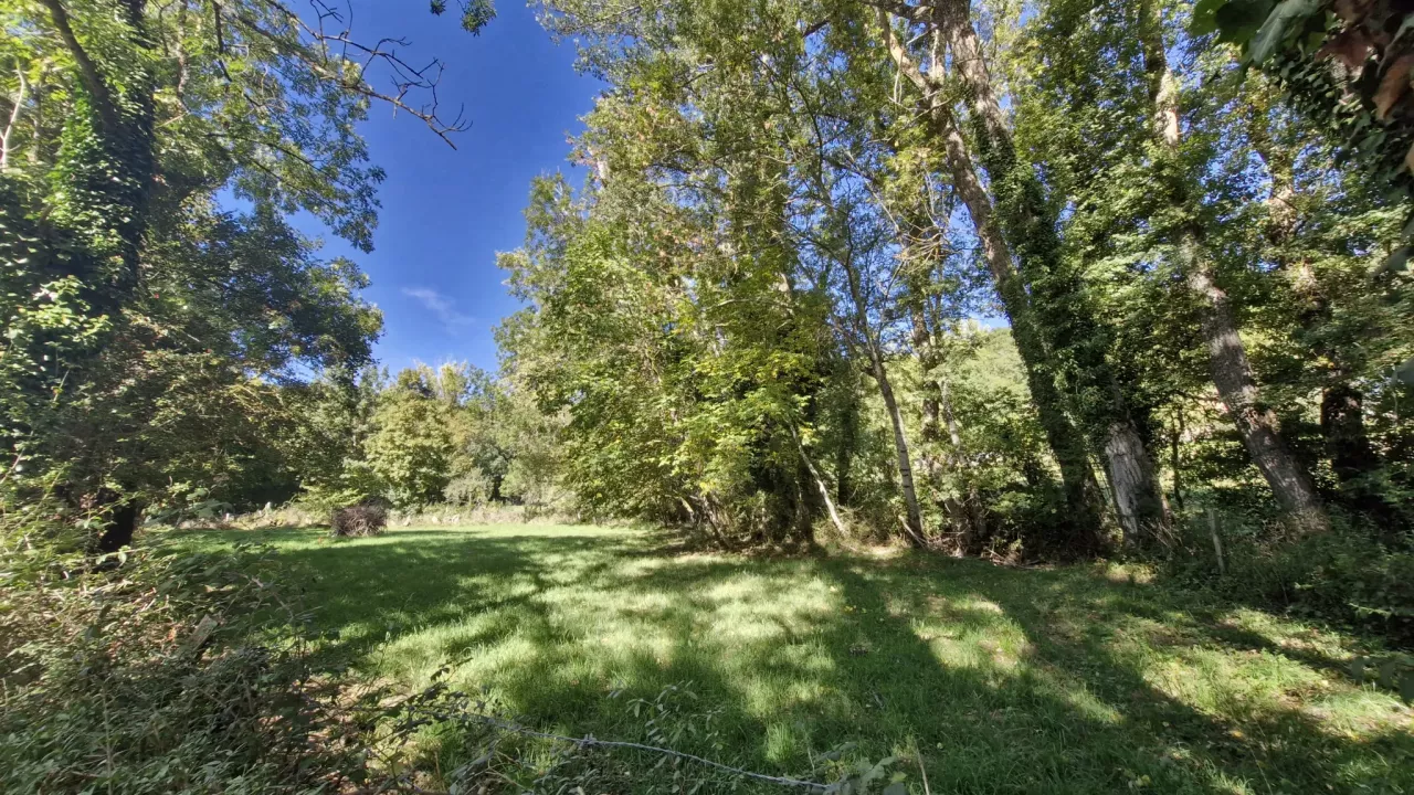 Terrain à construire de 1350m2 à acheter à Sainte-Hélène