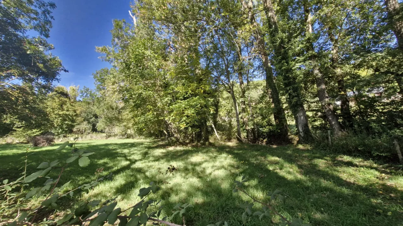 Terrain à construire de 1350m2 à acheter à Sainte-Hélène
