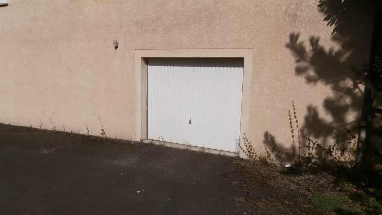 Garage de 36m2 proche centre ville de Mende