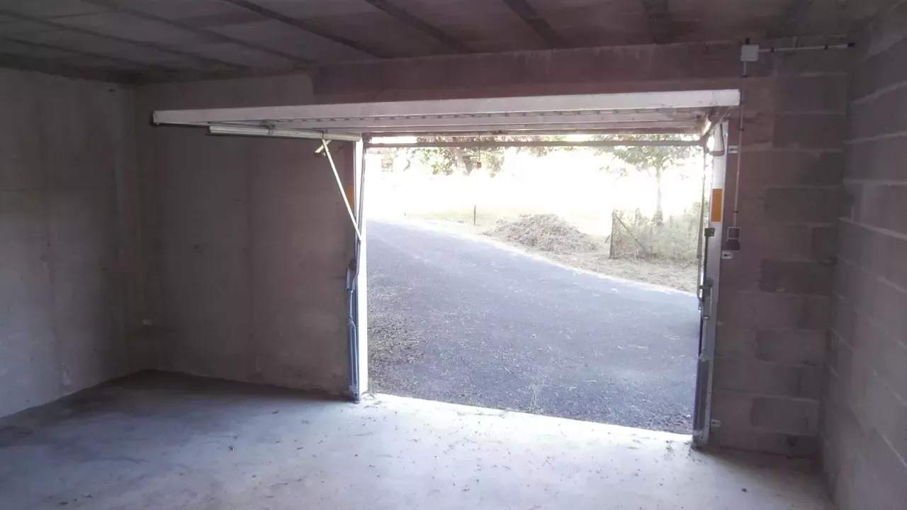 Garage de 36m2 proche centre ville de Mende