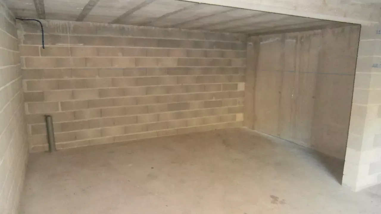 Garage de 36m2 proche centre ville de Mende