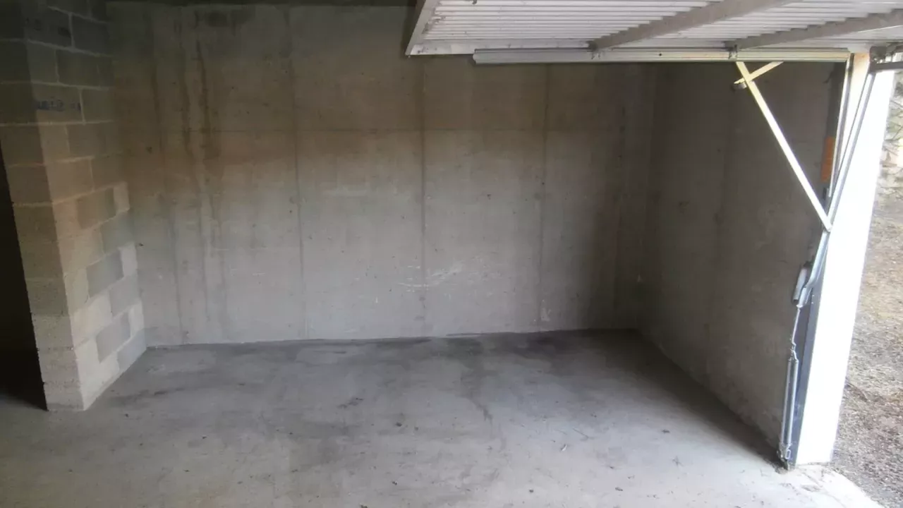 Garage de 36m2 proche centre ville de Mende