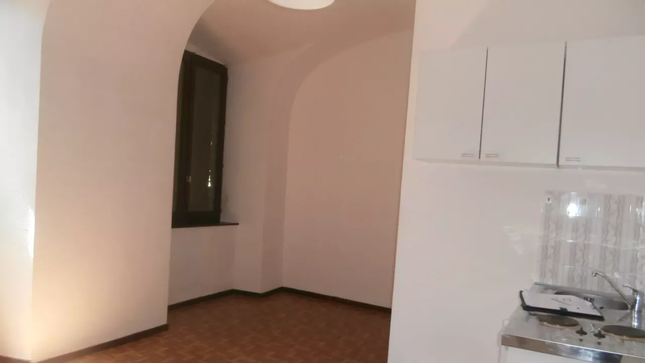 Studio 25m2 1er étage, centre ville de Mende