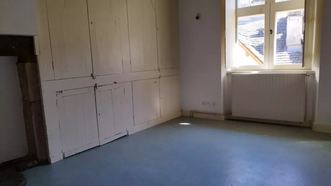 F2 32m2 3eme étage centre ville de Mende